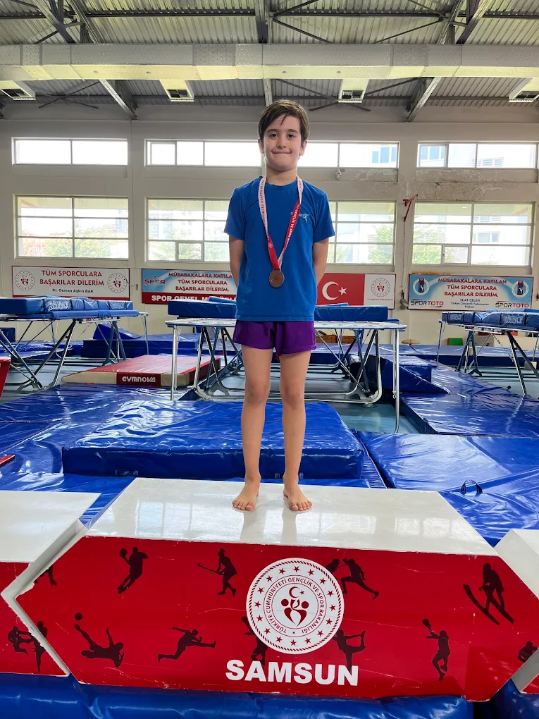 Cimnastix Sports School Çocuk Denge Çalışması